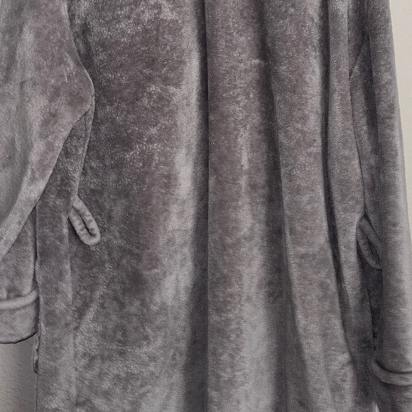 Unisex one size fits most mint robe Gray grey new but without the belt tie thing - Picture 10 of 12